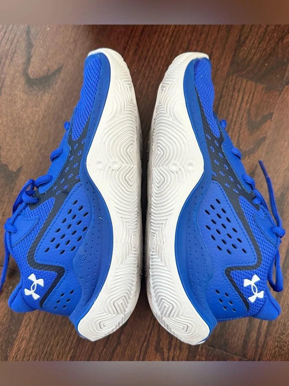 NWOT Under Armour Jet basketball shoes, size 4.5Y